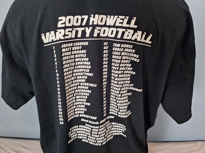 T-shirt imprimé gildan vintage football US Howell Highlanders 2007 – Playoff Team (500) - photo numéro 6