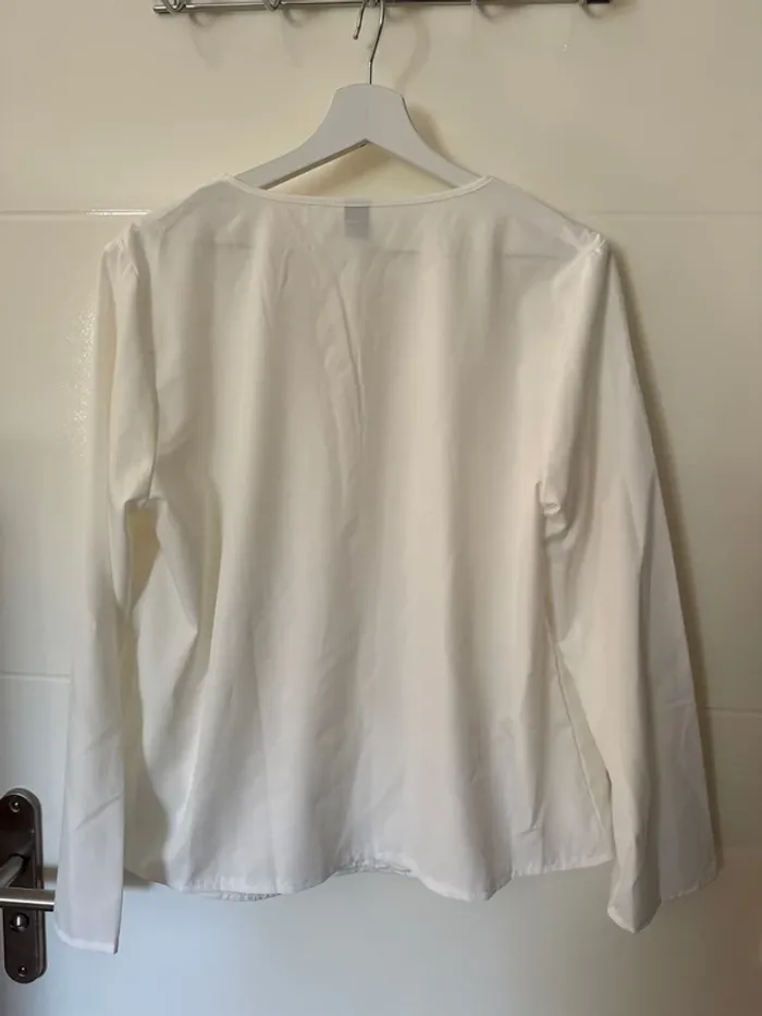 Haut blanc - photo numéro 3