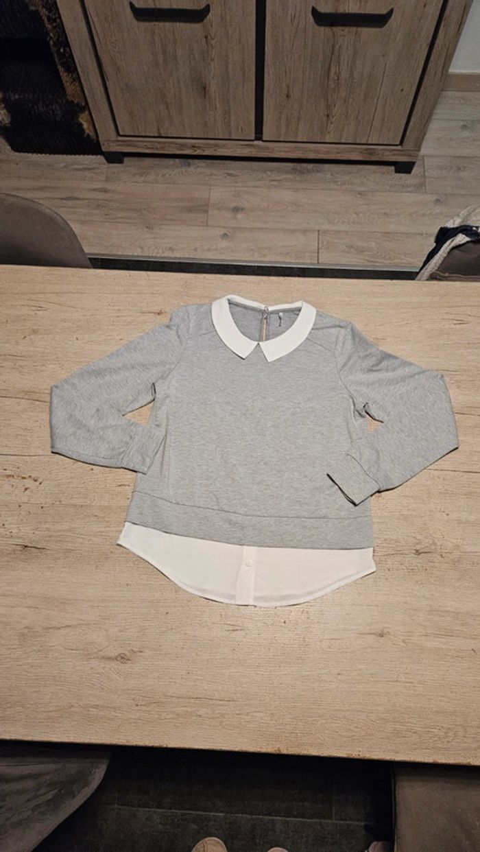 Pull gris clair à manches longues avec chemise blanche en dessous, Only, taille S - photo numéro 2