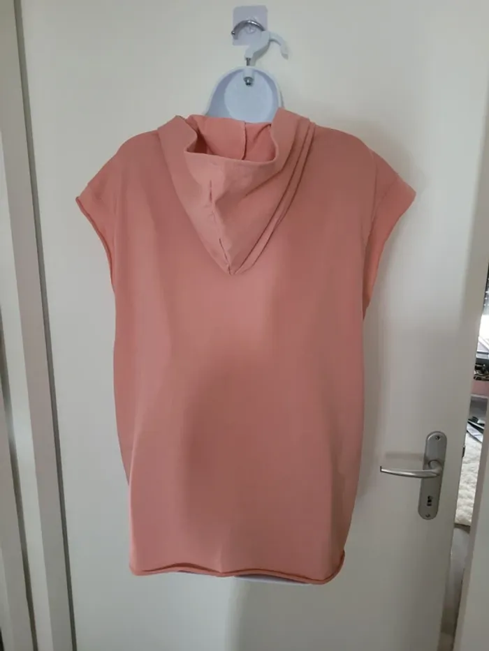 Tee shirt oversize sans manche à capuche - photo numéro 3