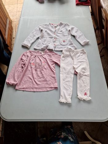 Ensemble leggings +tee-shirt manches longues +gilet