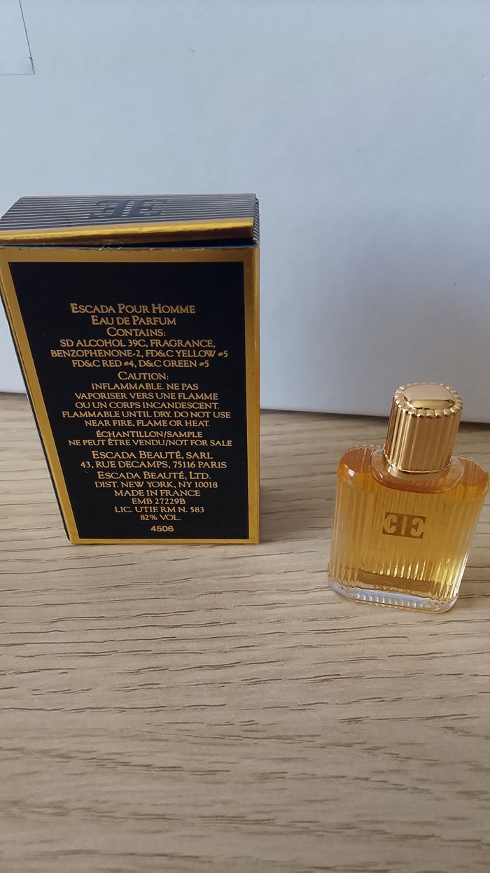 Miniature de parfum Escada pour homme - photo numéro 2