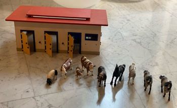 Écurie Schleich et animaux