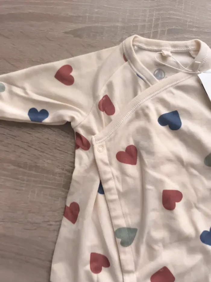 Pyjama léger neuf coeurs multicolore Petit bateau 1 mois unisexe - photo numéro 2