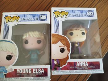 Lot 2 pop Frozen II Anna et Young Elsa