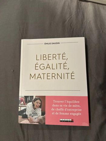 Livre Liberté Égalité Maternité de The Brunette Émilie Dautin