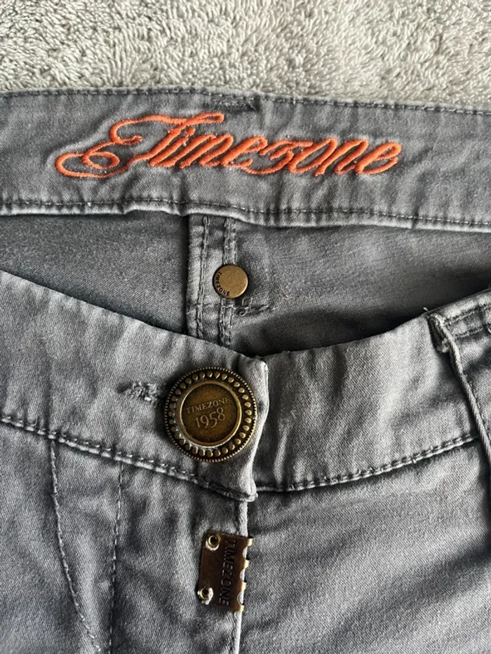 Pantalon gris multi-poches Timezone T29/32 – style utilitaire, détails mode, confortable et robuste - photo numéro 2