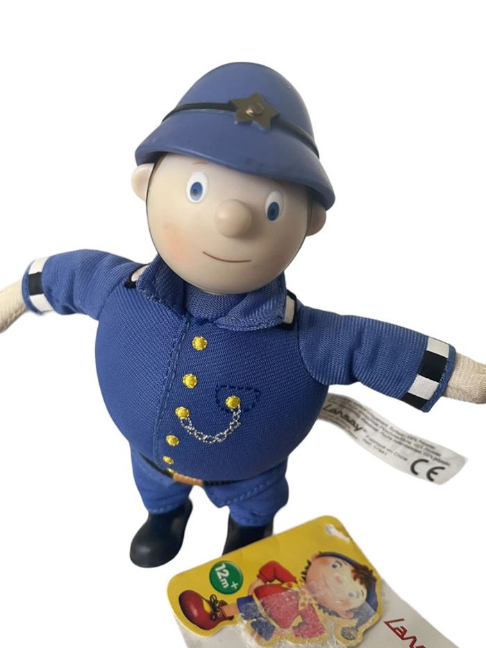 Peluche Oui-Oui monsieur gendarme / Mr Plod Lansay 15 cm neuf - photo numéro 3