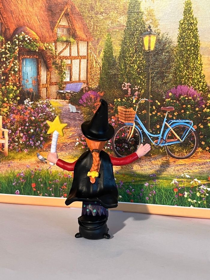 Tonie room on the groom (anglais 🇬🇧) - photo numéro 2