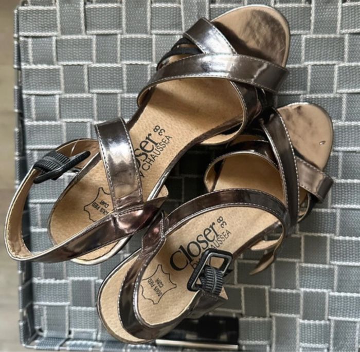 Sandales compensées en taille 38 - photo numéro 3