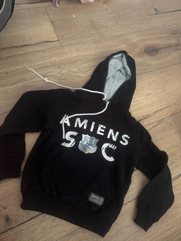 Pull taille 6 mais correspond plus à 3 ans