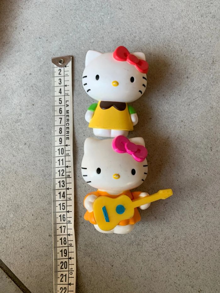 Lot sanrio hello kitty figurine Guitar robe