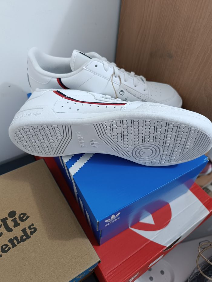 Basket adidas femme neuf avec étiquette (75€ - photo numéro 2