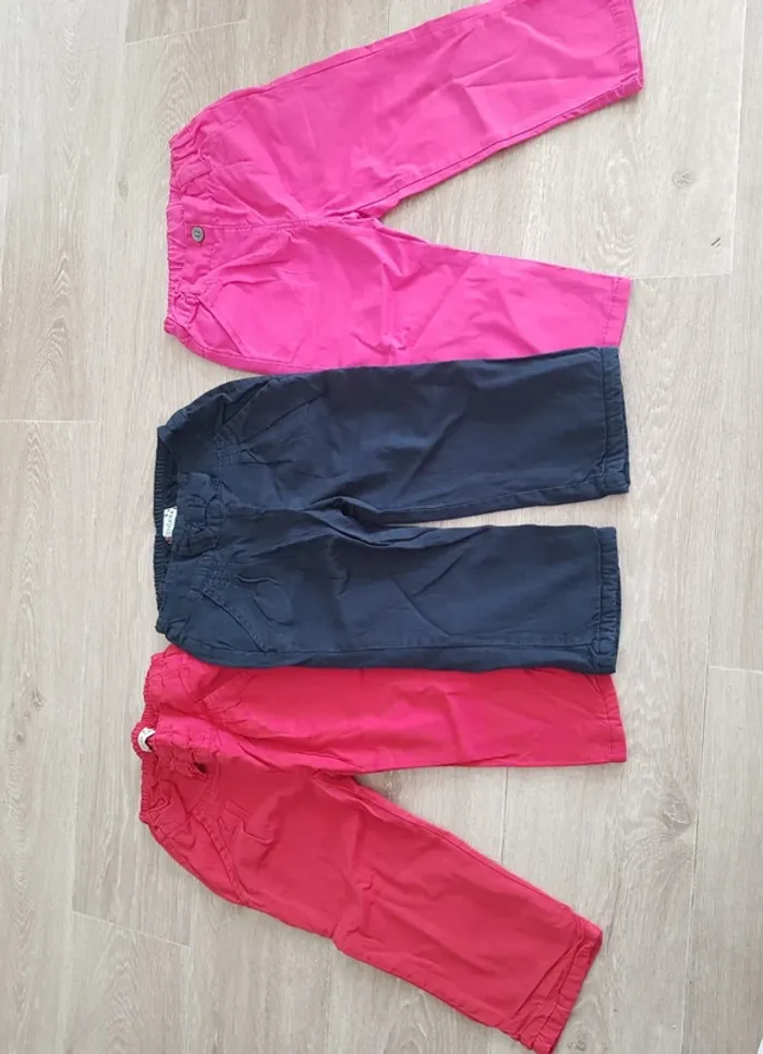 Lot de 3 pontalons fille taille 24 mois