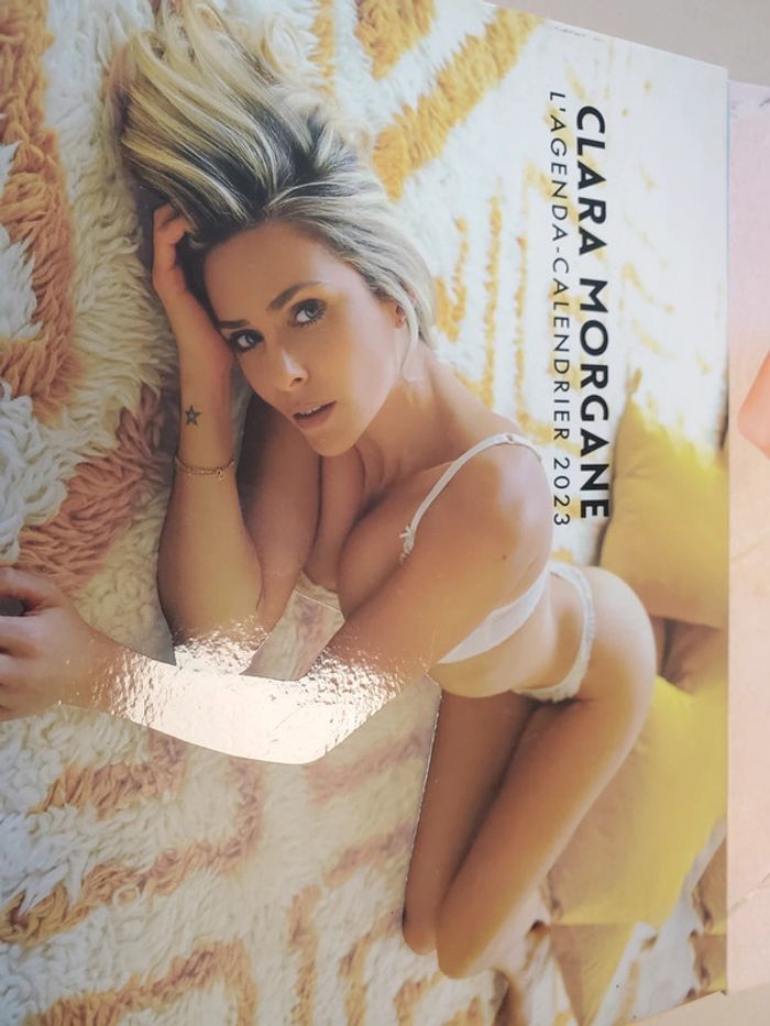 Vends 3 calendrier Clara Morgane . 2021 , 2022 et 2023. - photo numéro 3