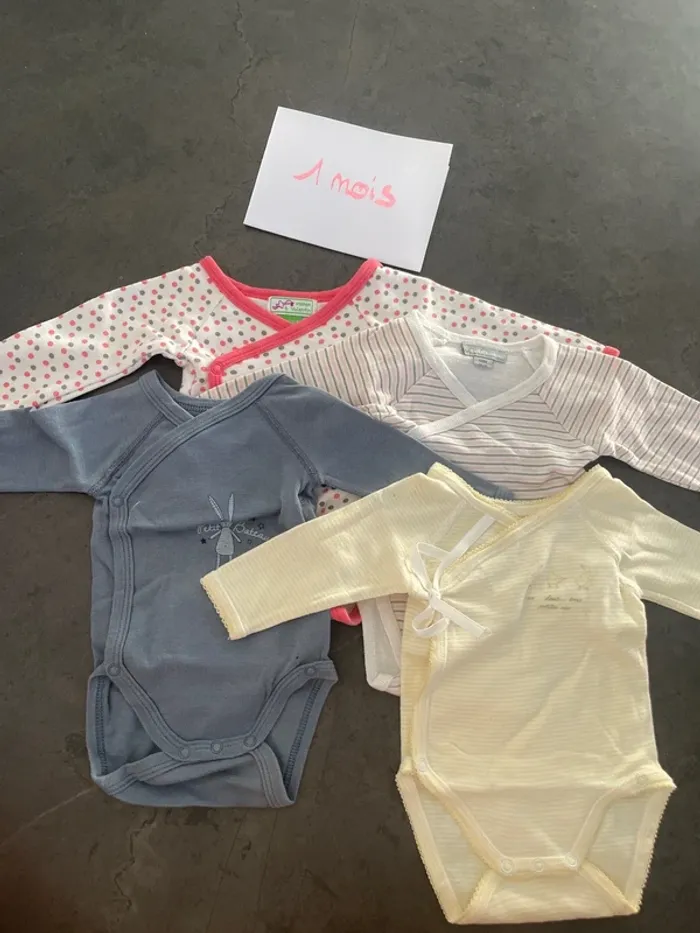 Lot de 4 bodies