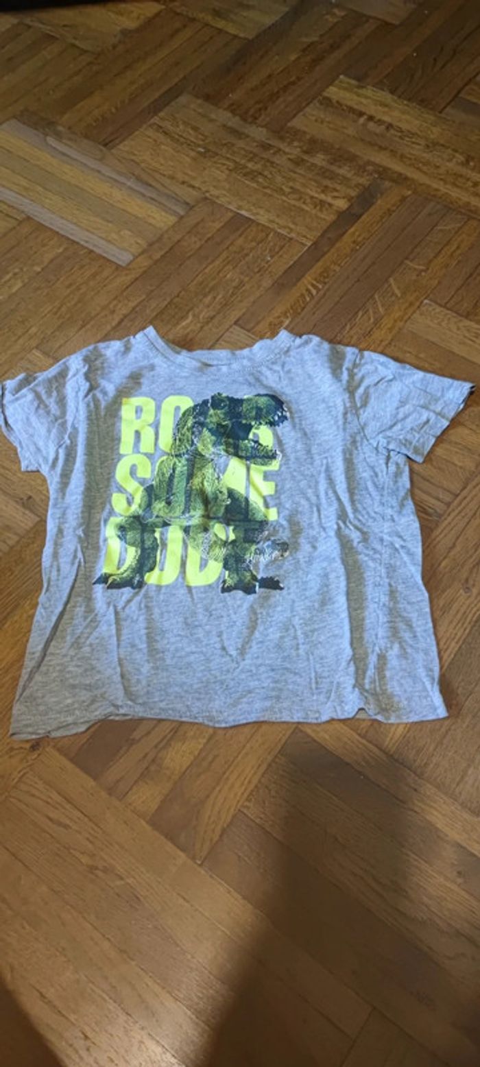 Tee shirt dinosaure 4 ans - photo numéro 2