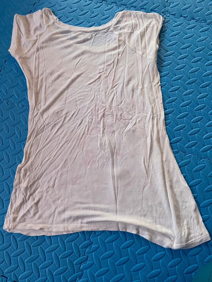 T-shirt « a world with love » Jennyfer Taille M - photo numéro 2