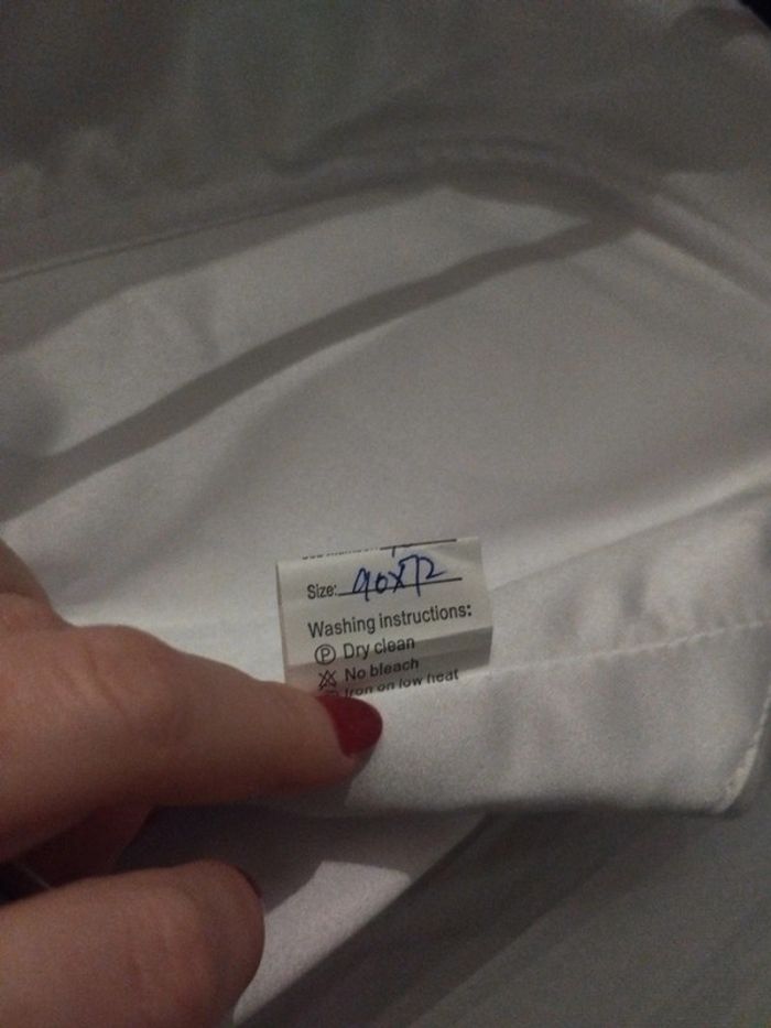 Jolie robe de mariée blanche à bretelles et traîne neuve taille 38-40 - photo numéro 9