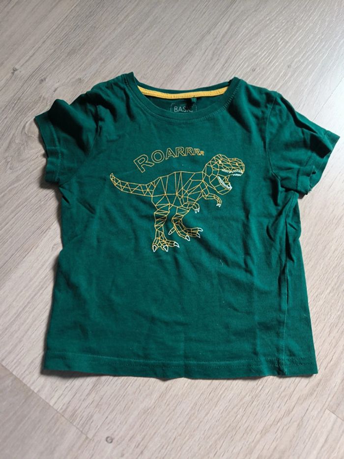 Lot de 5 t-shirt garçon.  4/5ans. - photo numéro 3
