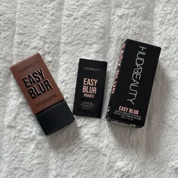Font de teint - Easy Blur - Hot Fudge 550R - Huda beauty