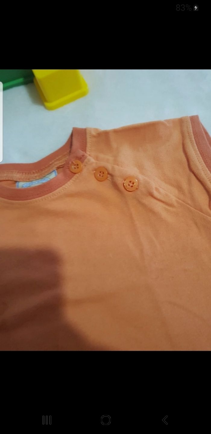 T.shirt bébé taille 6 mois - photo numéro 2