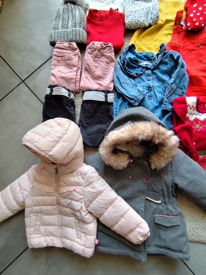 Lot vêtements fille 18 mois - photo numéro 3