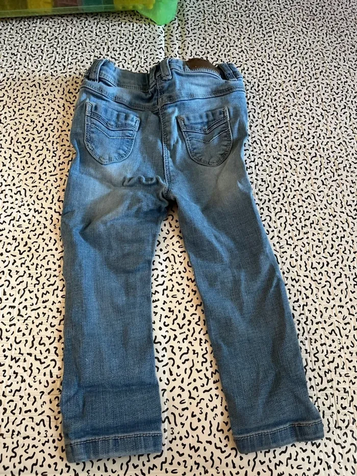 Jeans tape à l’œil - photo numéro 2