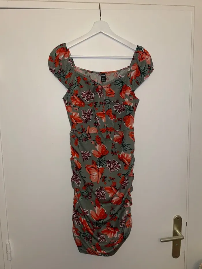 Robe kaki à fleur Shein M