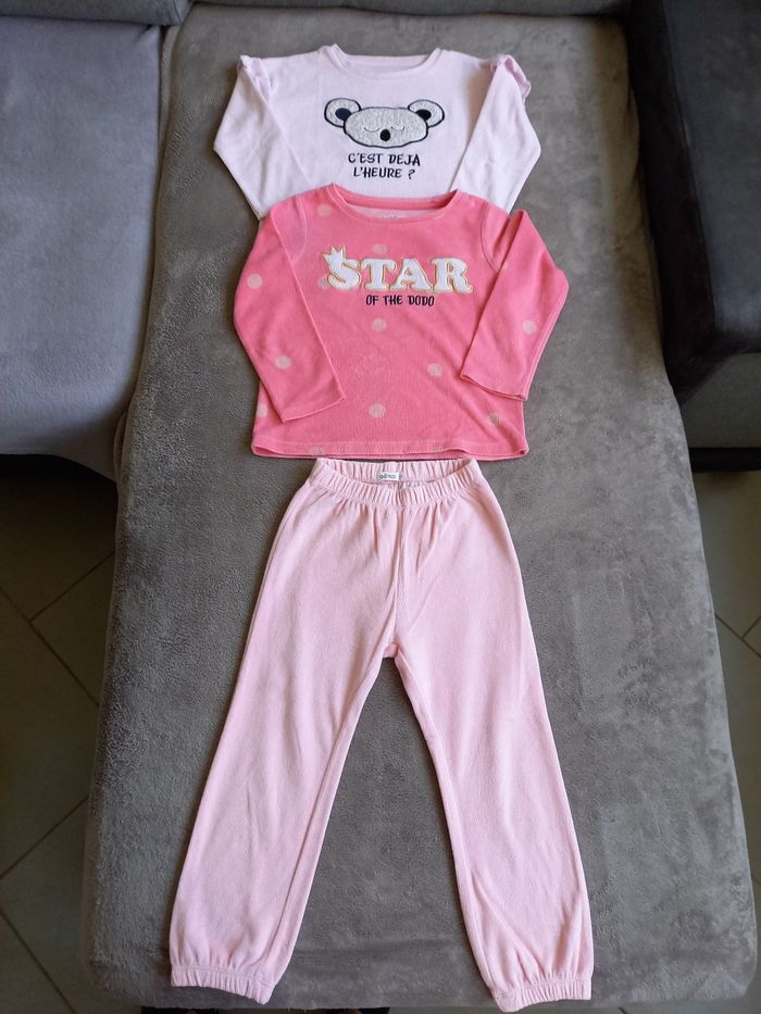 Lot vêtements  5 ans fille - photo numéro 7