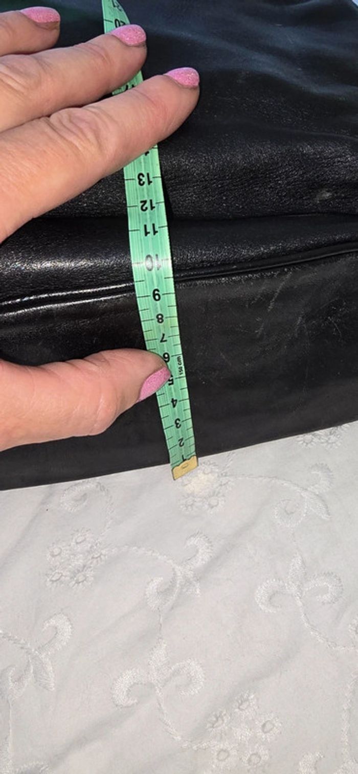 Sac besace en cuir vintage (besoins d un Soins - photo numéro 10