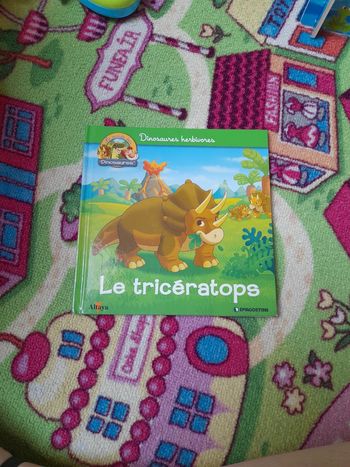 Livre altaya le tricératops