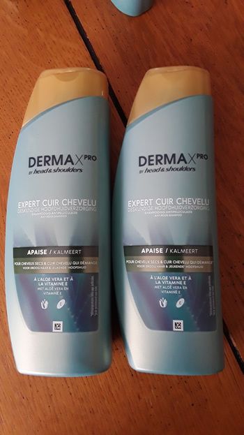 Lot de 2 grand flacons de shampoings H&S DermaX Pro Apaise