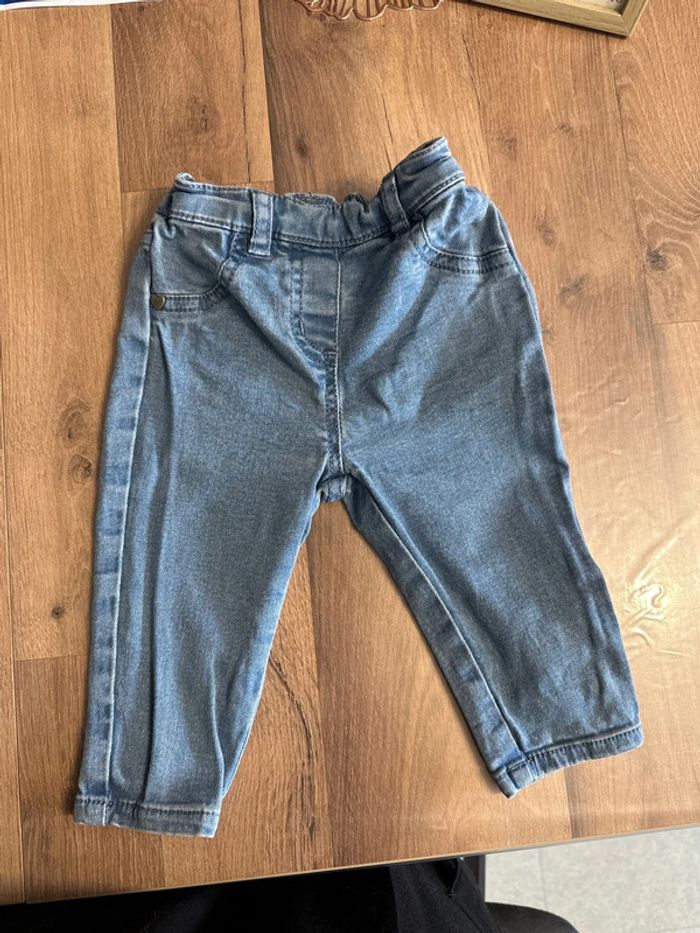Jeans taille 9 mois