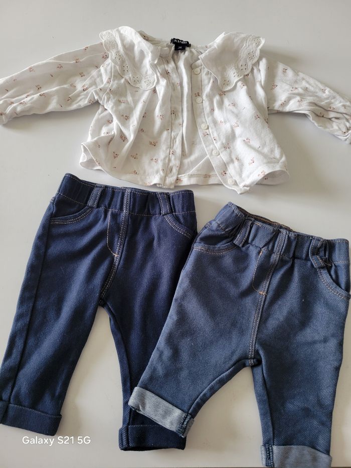 👕👖 Lot Kiabi – 1 mois – Blouse + 2 jeans