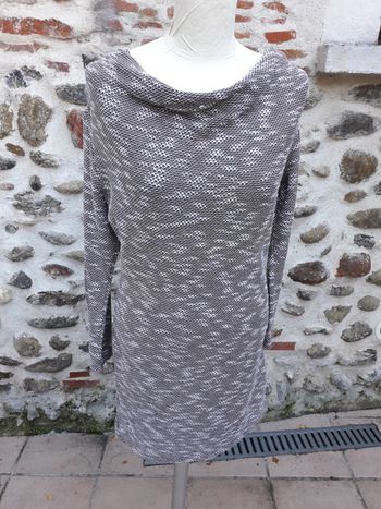 Robe pull, col flou chinée taupe et blanc