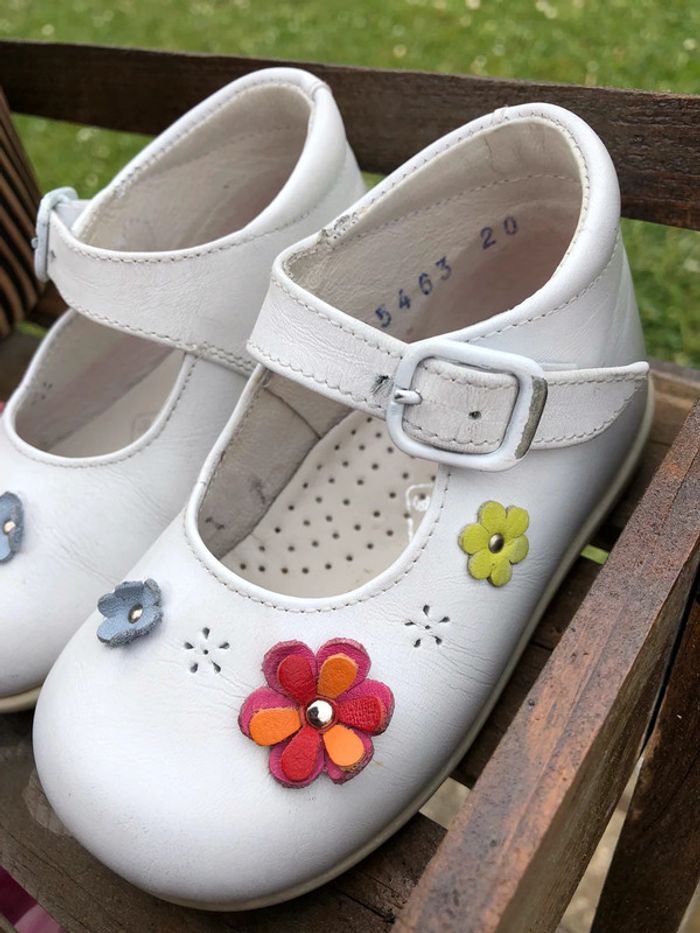 Chaussure semi ouverte fleurs - photo numéro 3