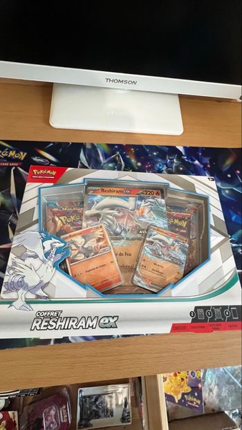 Coffret Pokémon reshiram français