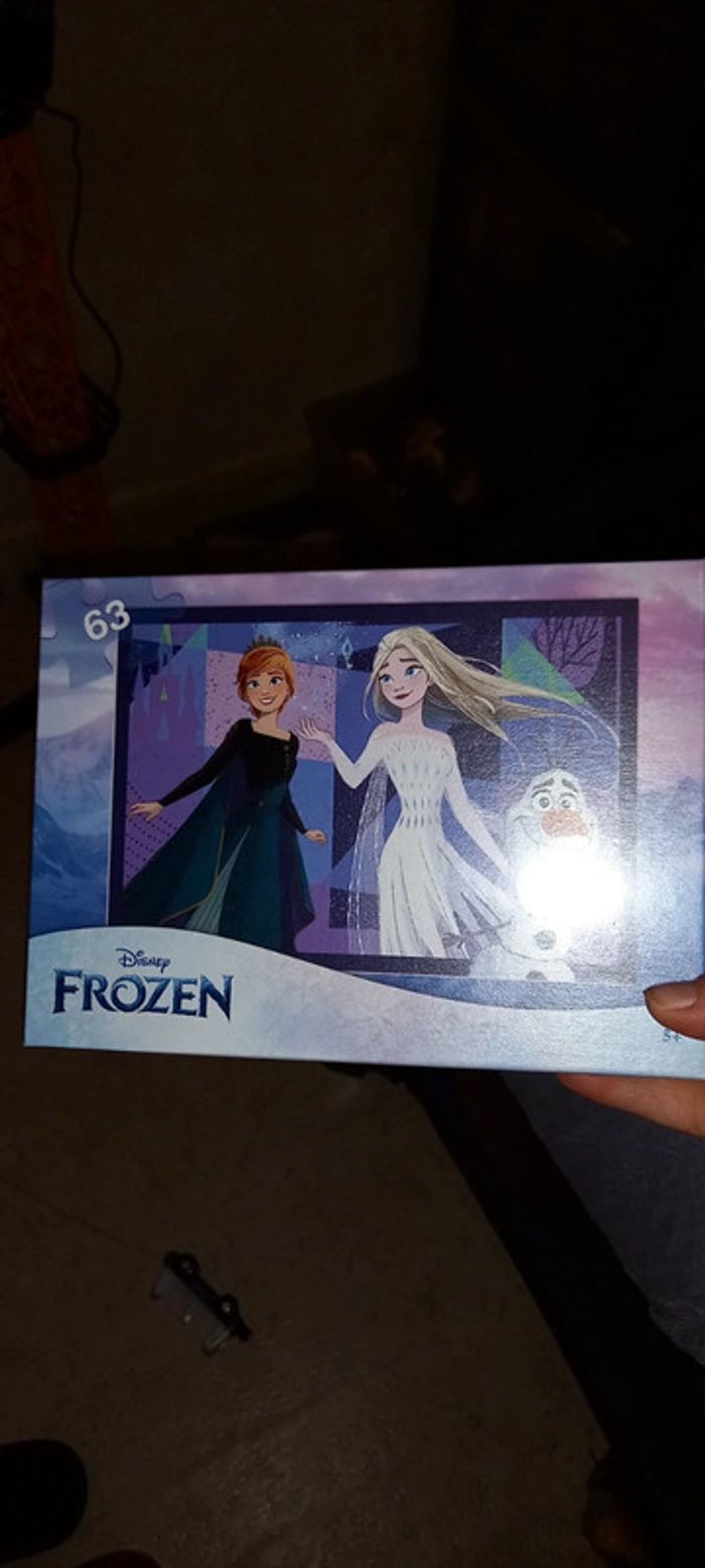 Puzzle reine des neiges 63 pièces neuf réduction au lot pas compris dedans
