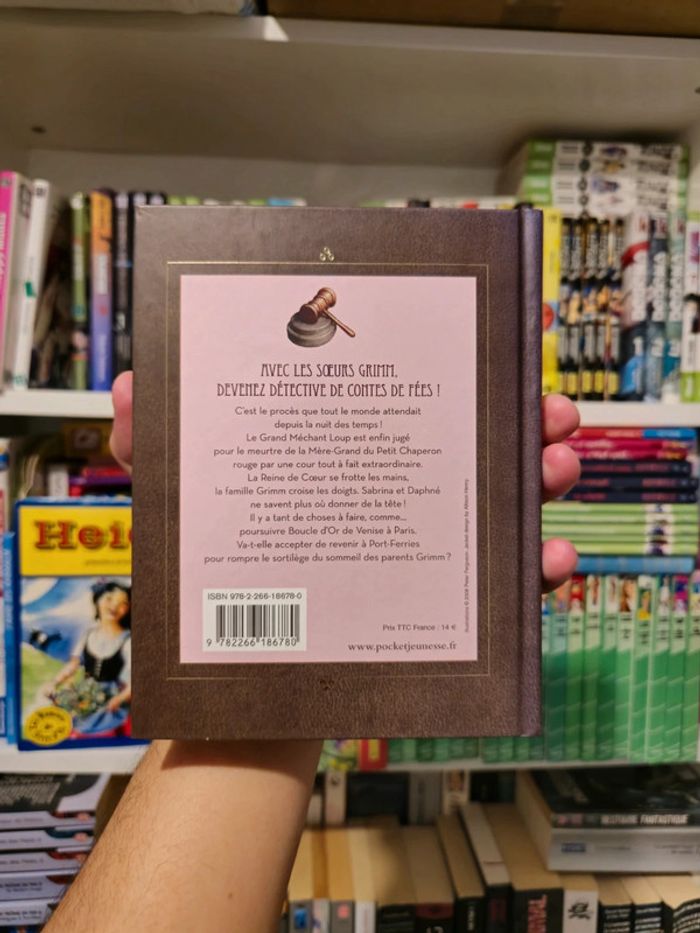 Livre Les Sœurs de Grimm Le procès du Grand méchant Loup - photo numéro 2