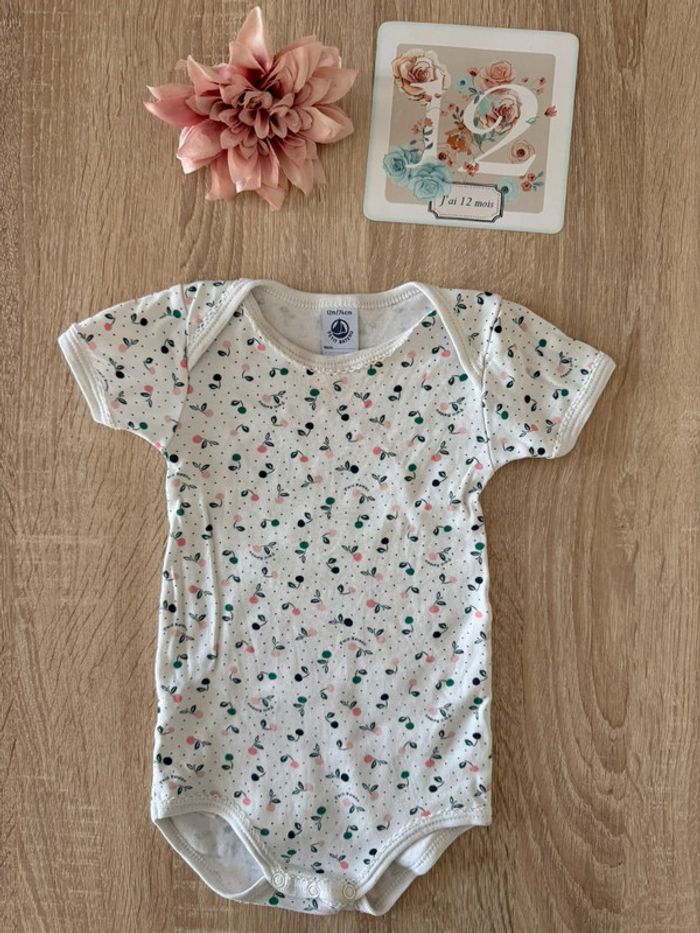 Body MC blanc à fleurs Petit Bateau 12 mois TBE