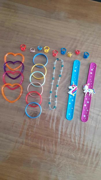Lot bijoux pour enfants