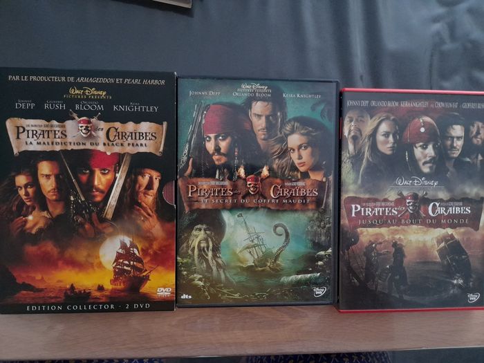 Lot de 3 dvd pirates des caraïbes.