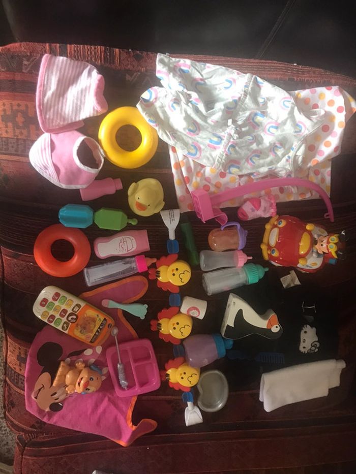 Gros lot poupées + accessoires - photo numéro 4