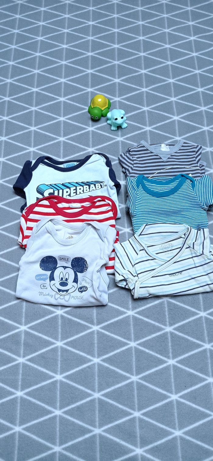 🦁Lot 6 bodies manches longues, 3 mois