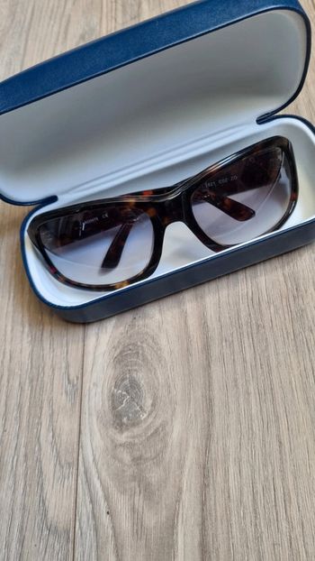 Lunette de soleil Lacoste marron original sigle ave