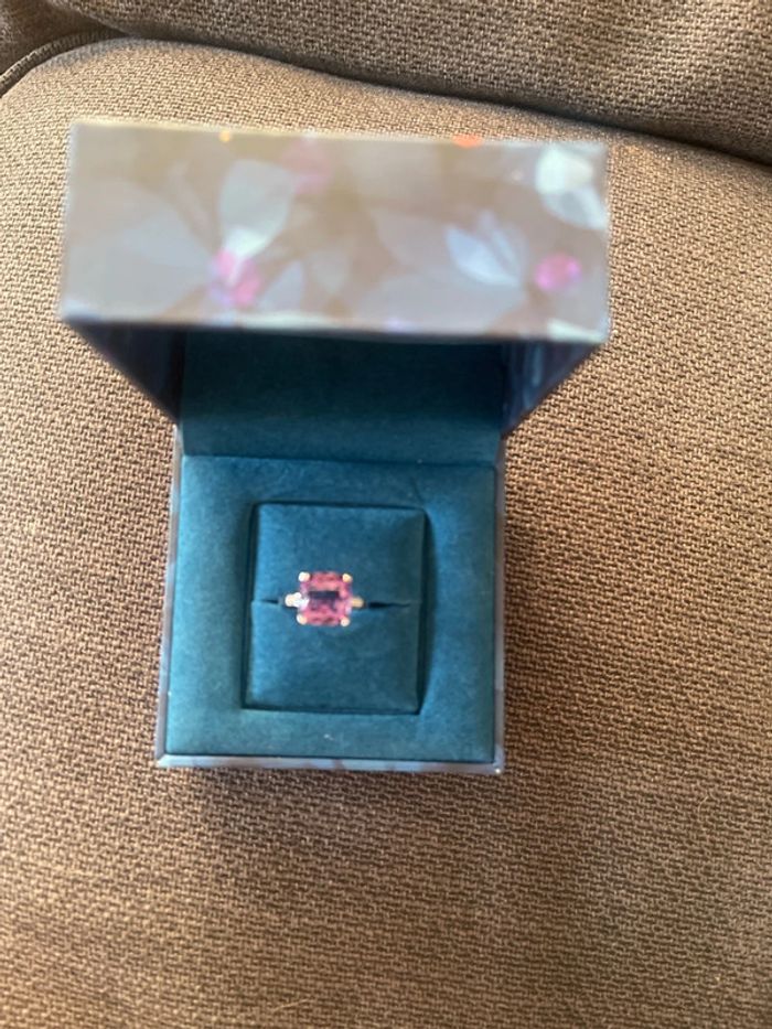 Bague mauboussin geule d’amour pierre violette - photo numéro 2