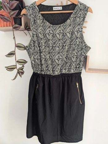 Robe noire et crème taille 44