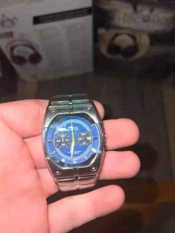 Montre marque lotus authentique édition limitée rare
