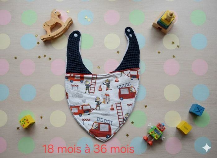 Bavoir bandana 18 mois à 36 mois Création fait main artisanale - photo numéro 1